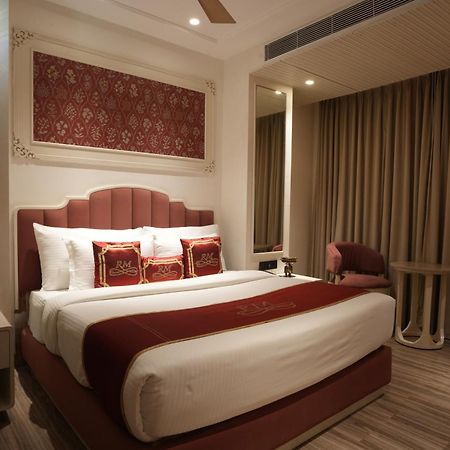 Hotel Stamps Red Martin By Eight Continents - 70 Steps From Golden Temple Amritsar Exterior foto