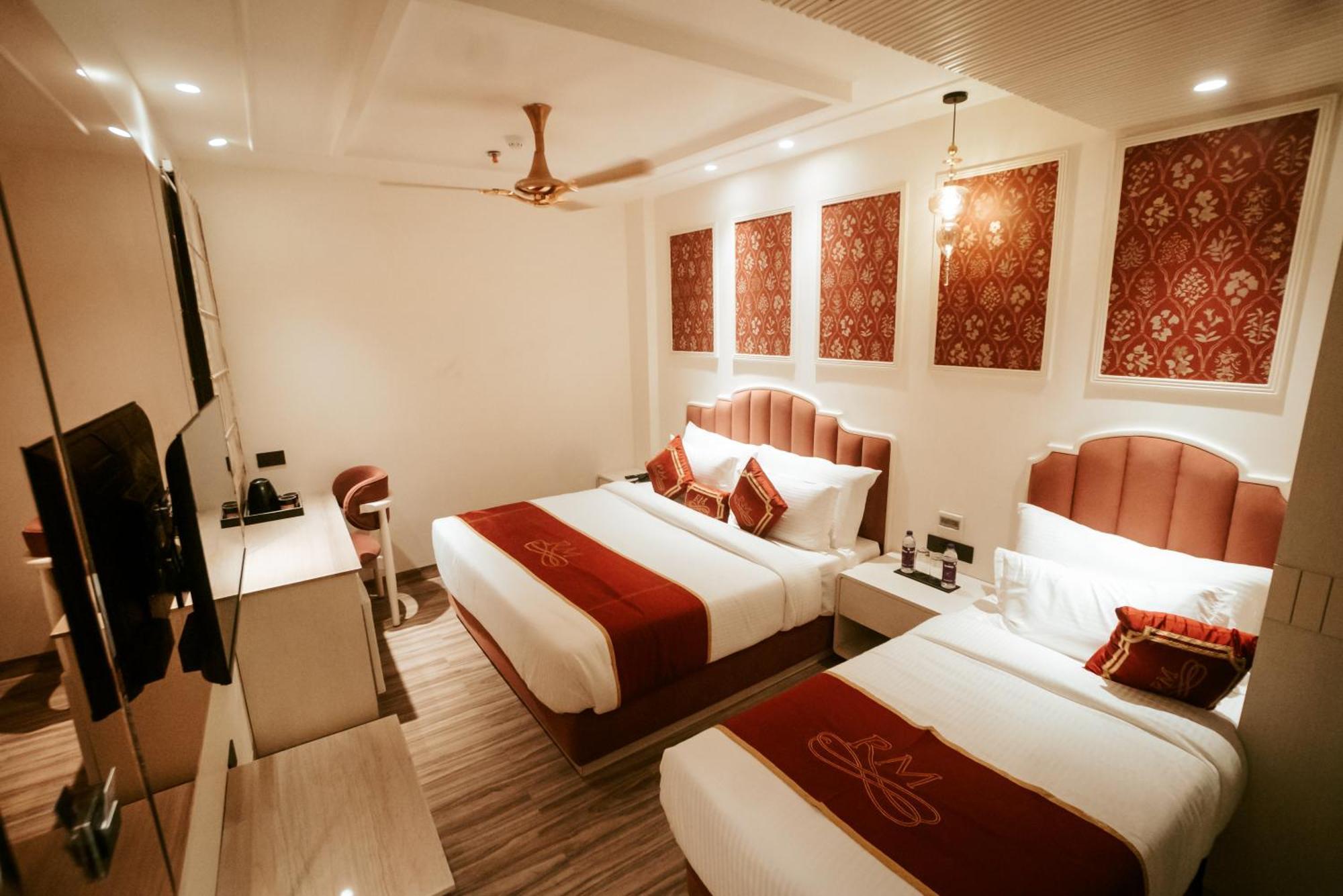 Hotel Stamps Red Martin By Eight Continents - 70 Steps From Golden Temple Amritsar Exterior foto