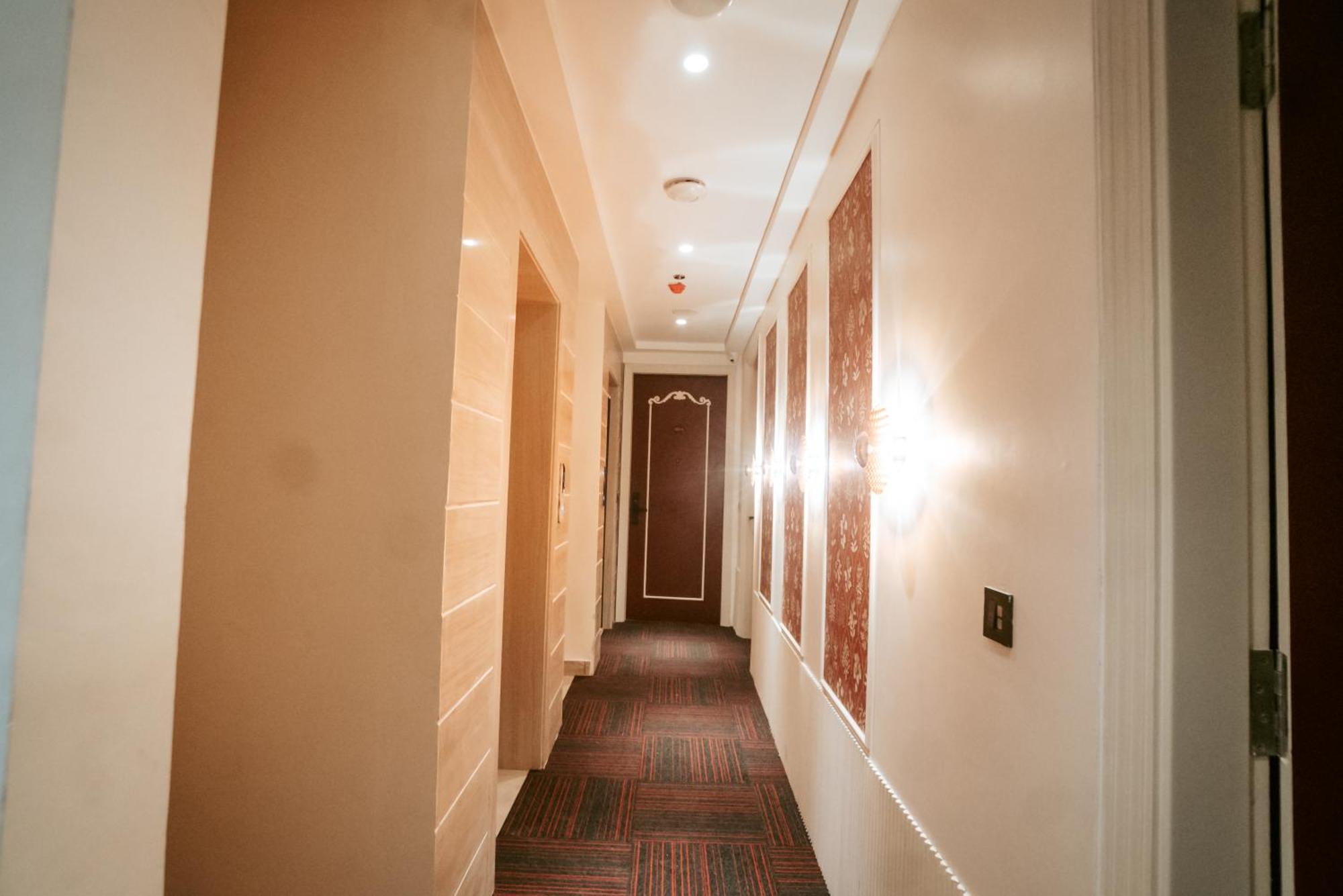Hotel Stamps Red Martin By Eight Continents - 70 Steps From Golden Temple Amritsar Exterior foto