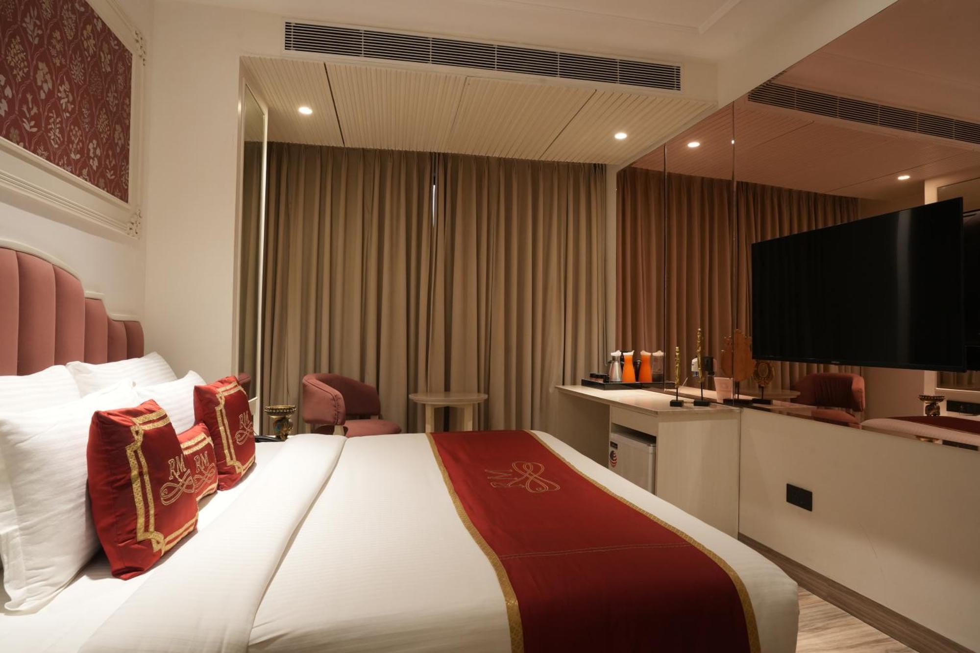 Hotel Stamps Red Martin By Eight Continents - 70 Steps From Golden Temple Amritsar Exterior foto